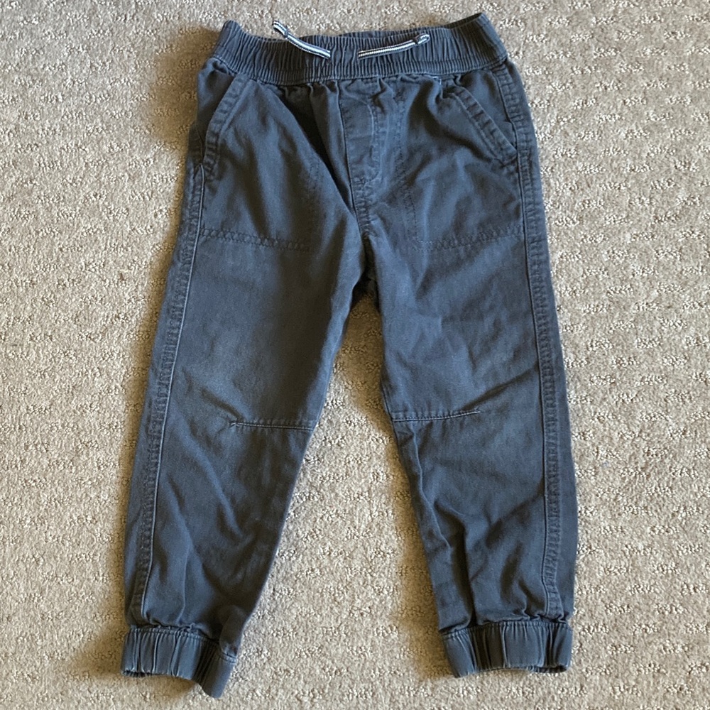 7-pc Bundle assorted little boys clothes, Sz ~3-4T. - Picture 8 of 9